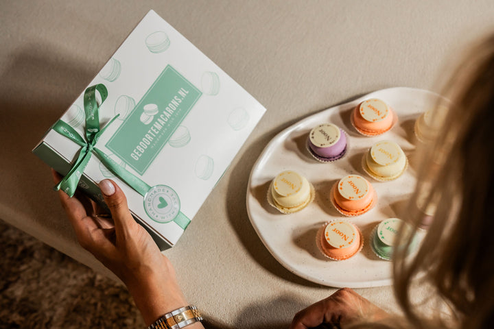 Geboorte macarons pastelkleuren - met naam GeboorteMacarons