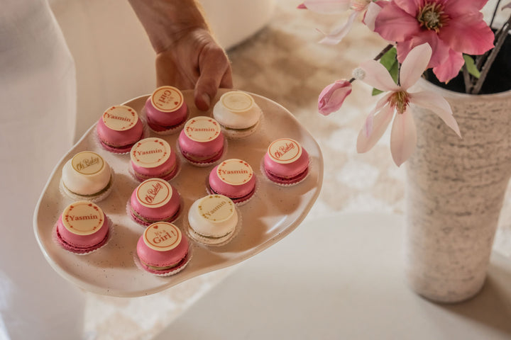 Geboorte macarons wit/ beige met Naam - 12 stuks GeboorteMacarons