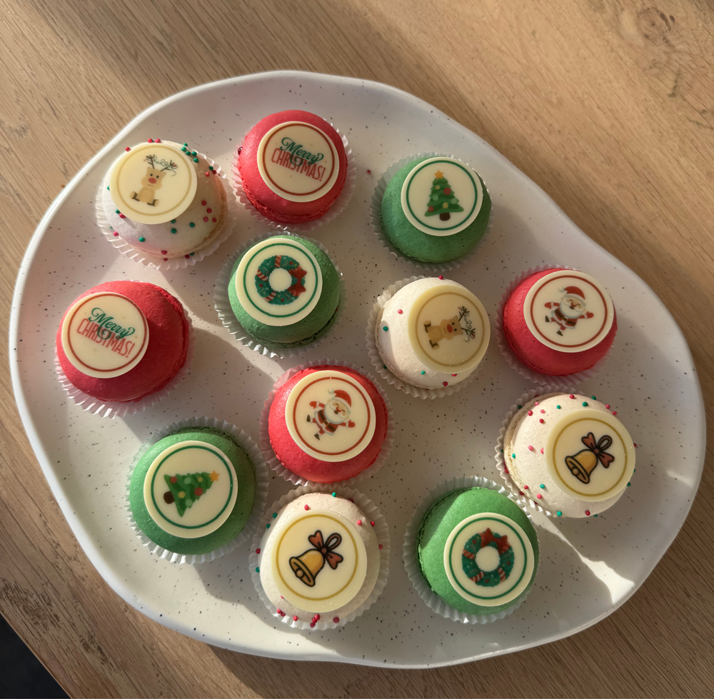 Kerstmacarons gemixt - 12 stuks Geboortemacarons