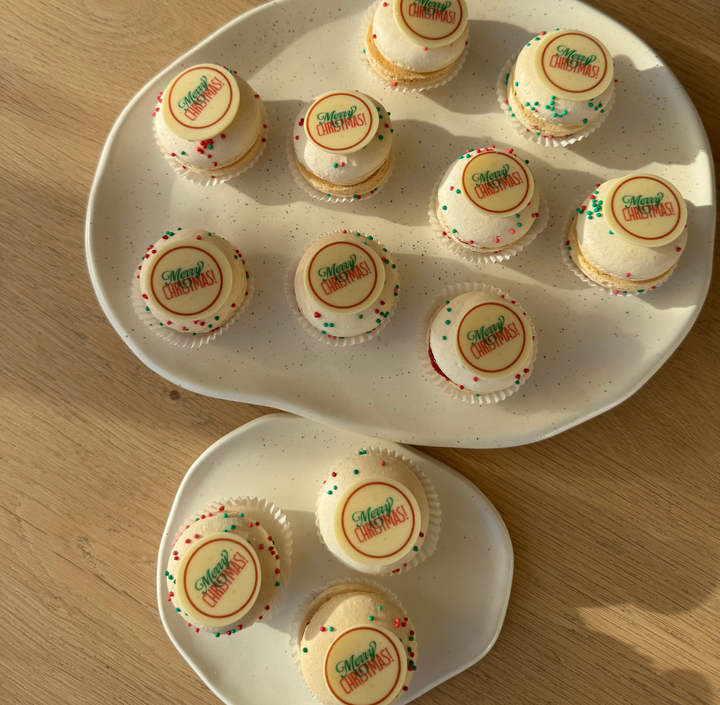 Kerstmacarons Merry Christmas - 12 stuks Geboortemacarons